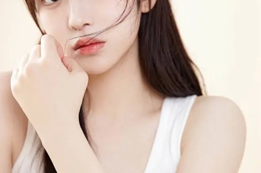 曝四字少数民族女明星被经纪人潜规则多位艺人卷入猜名风波
